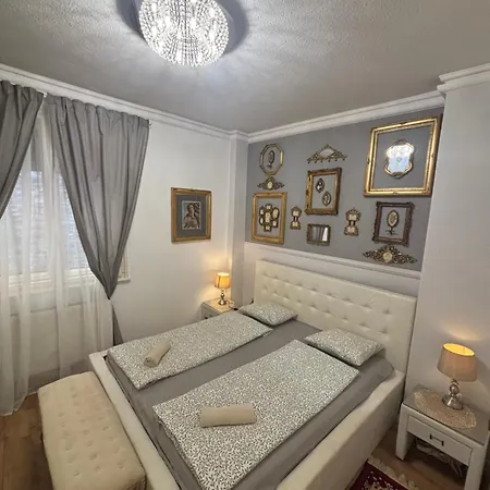 Exclusive Antique Next To The Fashion Street Apartment Budapest