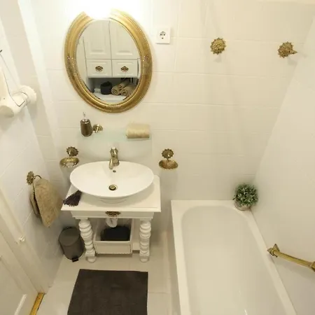 Appartement Exclusive Antique Next To The Fashion Street