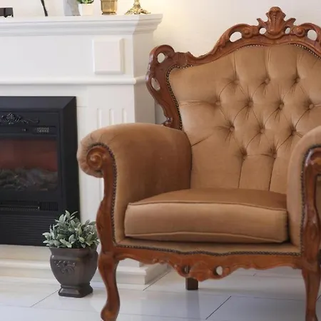 Exclusive Antique Next To The Fashion Street Appartement