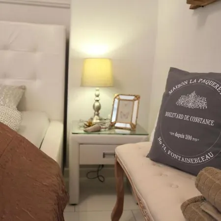 Exclusive Antique Next To The Fashion Street Appartement