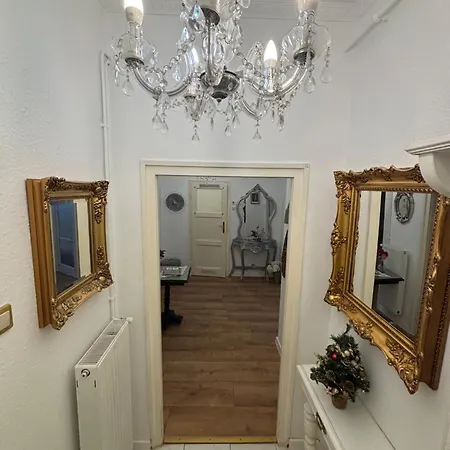 Апартаменты Exclusive Antique Next To The Fashion Street Будапешт