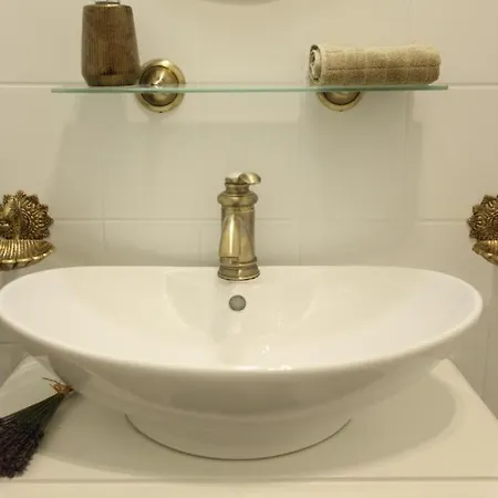 Апартаменты Exclusive Antique Next To The Fashion Street *
